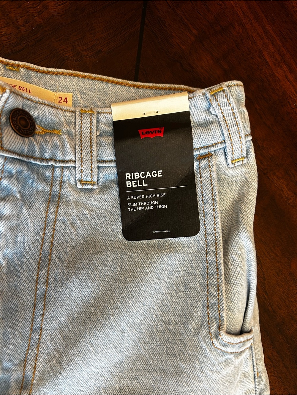 BNWT Levi's Light Blue Ribcage Bell Jeans - Picture 2 of 7